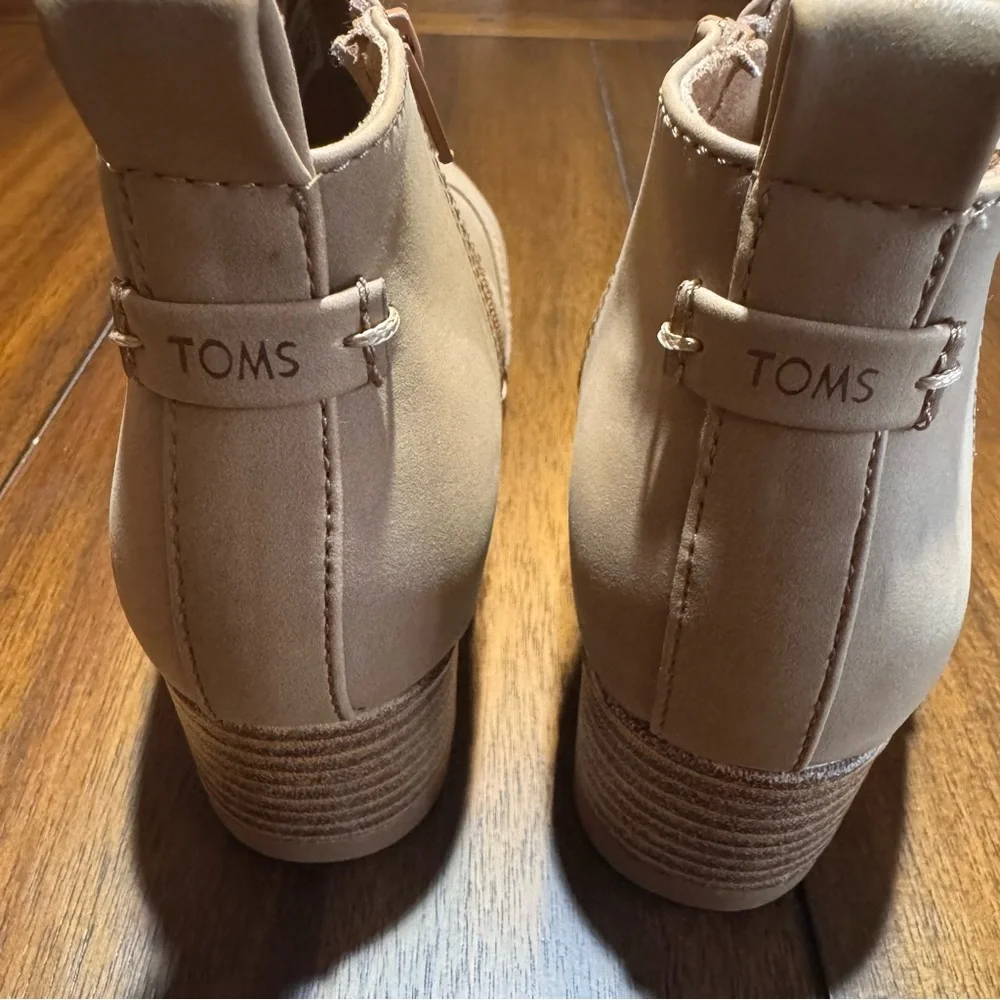 Toms Kelsy Wedge Booties Youth Girls Size 2.5‎ Toffee Synthetic Nubuck